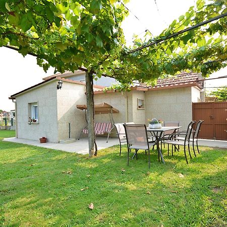 Galihost - Casa Con Jardin En Pontevedra Villa Exterior photo